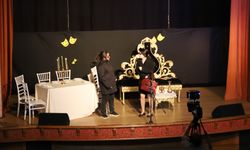 Alayına Makara Tiyatrosu Bayındır’da sahnelendi