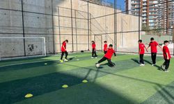 İzmir'in ilk spor ortaokulunda geleceğin sporcuları yetişiyor