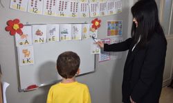 Kemoterapiye rağmen eğitimde geri kalmadı: Odası sınıfa dönüştü