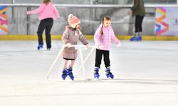 Büyükşehir'den 2 noktaya buz pisti!