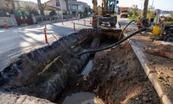 İZSU, Mithatpaşa Caddesi’ndeki ana boru arızası için seferber oldu