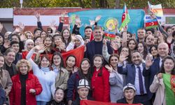 Başkan Tugay Dünya Türk Dili Ailesi Günü’nü öğrencilerle birlikte kutladı