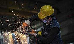 Sanayi üretiminde daralma sürdü: 8 ayın en düşüğü