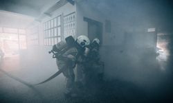 İzmir İtfaiyesi'nden polis okulunda yangın tatbikatı