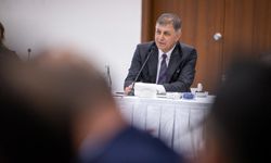 Başkan Tugay yazı işaret etti: Otel ve restoranlara suda indirim!