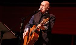 İzmir'de “MFÖ Şarkıları” coşkusu!