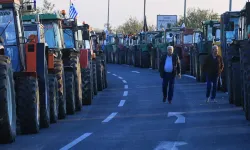 Yunanistan'da çiftçiler ayakta... Sınırda geçişler durdu