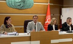 Başkan Eşki'den 'oligarşi' benzetmesi: Köylü pazarında muz satıyorlar!