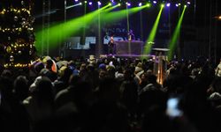 Karşıyaka Yeni Yıl Festivali’nde Mansur Ark rüzgarı