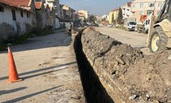 Boru döşemesi yapılan kanalda toprak kayması: 3 yaralı