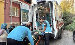 Balkonun tentesinden düşüp yaralandı