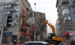 İzmir'de korku dolu yıkım!