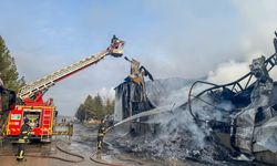 Uşak'ta tekstil fabrikasında çıkan yangın söndürüldü