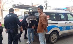 "Dur" ihtarına uymayan araçta 35 düzensiz göçmen yakalandı