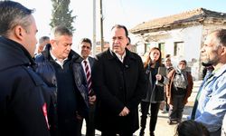 Besim Dutlulu’dan evi yanan aileye ziyaret: Yaraları hep birlikte saracağız