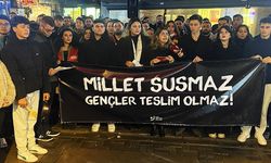 CHP’li gençler yağmur altında ses yükseltti: Bilge Kağan Şarbat yalnız değildir