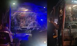 Midibüs çekiciye çarptı: 11 yaralı