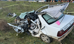 Kağıt gibi ezildi... Korkunç kazada 1 can kaybı!