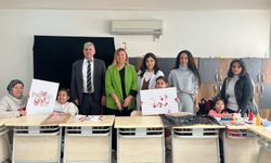 Gamze öğretmen, özel öğrencilere özel ilgi