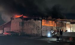 Oto tamirhanesinde yangın: 3 iş yerine de sıçradı