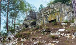 Marmaris’te 2 bin 500 yıllık kaya mezarı koruma altına alındı