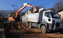 Menderes’te yol çalışmaları tam gaz