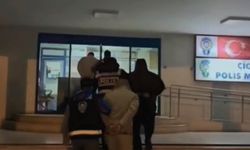 İzmir'de 3 ayrı adrese 'zehir' operasyonu: 3 gözaltı