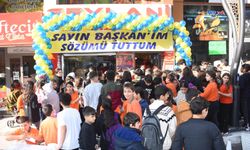 İzmirli dönercide 'Sadettin Saran' izdihamı!