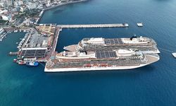 Kuşadası'na kurvaziyerle turist akını