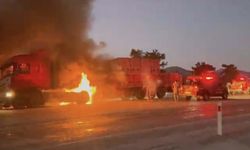 Muğla’da tuğla yüklü TIR alev alev yandı