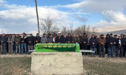 Evinde ölü bulunmuştu... Zihinsel engelli adam son yolculuğuna uğurlandı