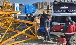 Şantiyede kule vinç kazası: 1 işçi yaralandı