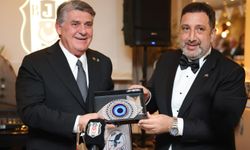 Serdal Adalı İzmir'de Beşiktaşlılarla buluştu