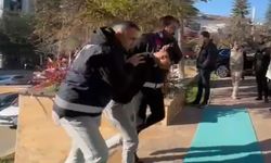 Sokak ortasında kanlı tartışma: Arkadaşını öldürdü!
