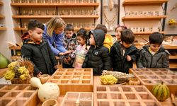 Bornova’da minik ellerden toprağa dokunuş