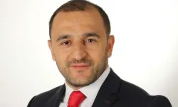 Eski belediye başkanı, bıçaklı saldırıda öldürüldü