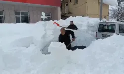 2 gündür aralıksız yağıyor: Kar kalınlığı 1,5 metreye ulaştı!