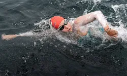 Bengisu Avcı, buz yüzmede Türkiye rekoru kırdı