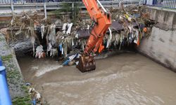 İzmir’de kuvvetli yağış alarmı... Büyükşehir tam kadro sahada!
