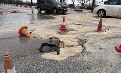 190 kilogram yağış düştü, yol çöktü!