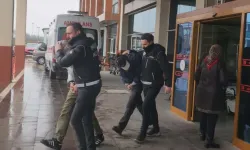 İç çamaşırı ve bot içine uyuşturucu sakladı