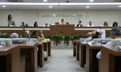 Karabağlar’da 'denetim komisyonu' krizi: CHP bölündü, Cumhur İttifakı birinci çıktı!