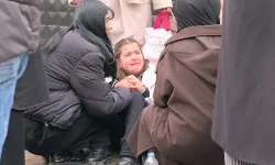 Karne günü kabusa döndü... Anne kız karne töreni dönüşünde kaza geçirdi!