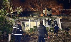 İzmir'de gelin odasına ağaç devrildi!