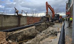 Belediye çalışmasında göçük: 1 işçi ölümden döndü!