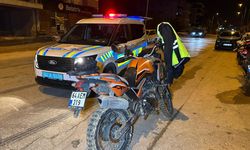 Feci kaza: Motosikletin çarptığı yaşlı adam can verdi!