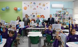 İzmir'de öğrencilerin karne heyecanı!