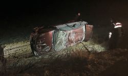 Otomobil tarlaya devrildi... Feci kazada can kaybı!