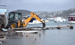 Bodrum'da kaçak iskeleler yıkıldı