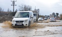 Ödemiş'i sağanak yağış vurdu